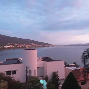  Quarto em Acomodações Particulares Residencial Rodrigues Brasil